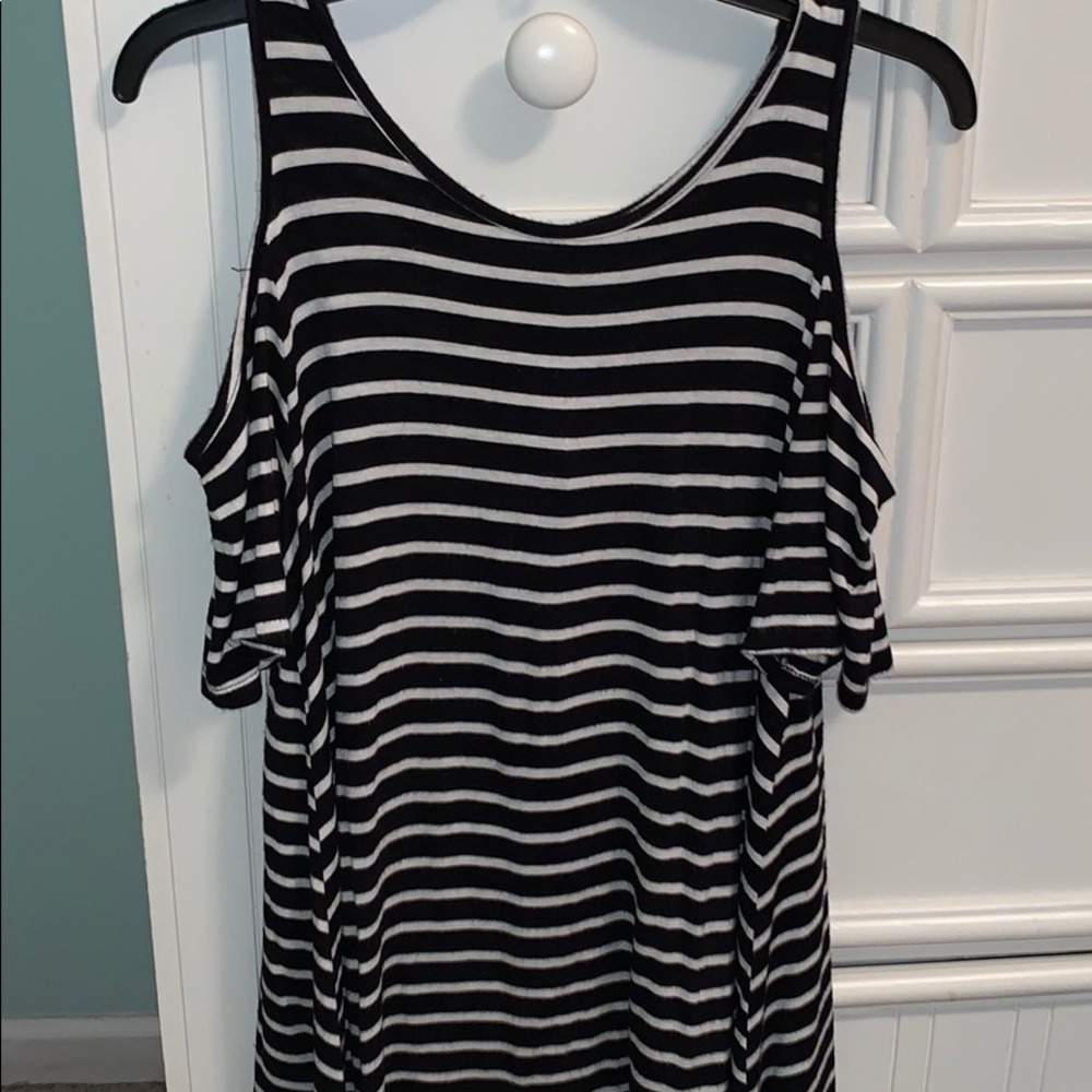 striped tank with over shoulder sleeves; size:M